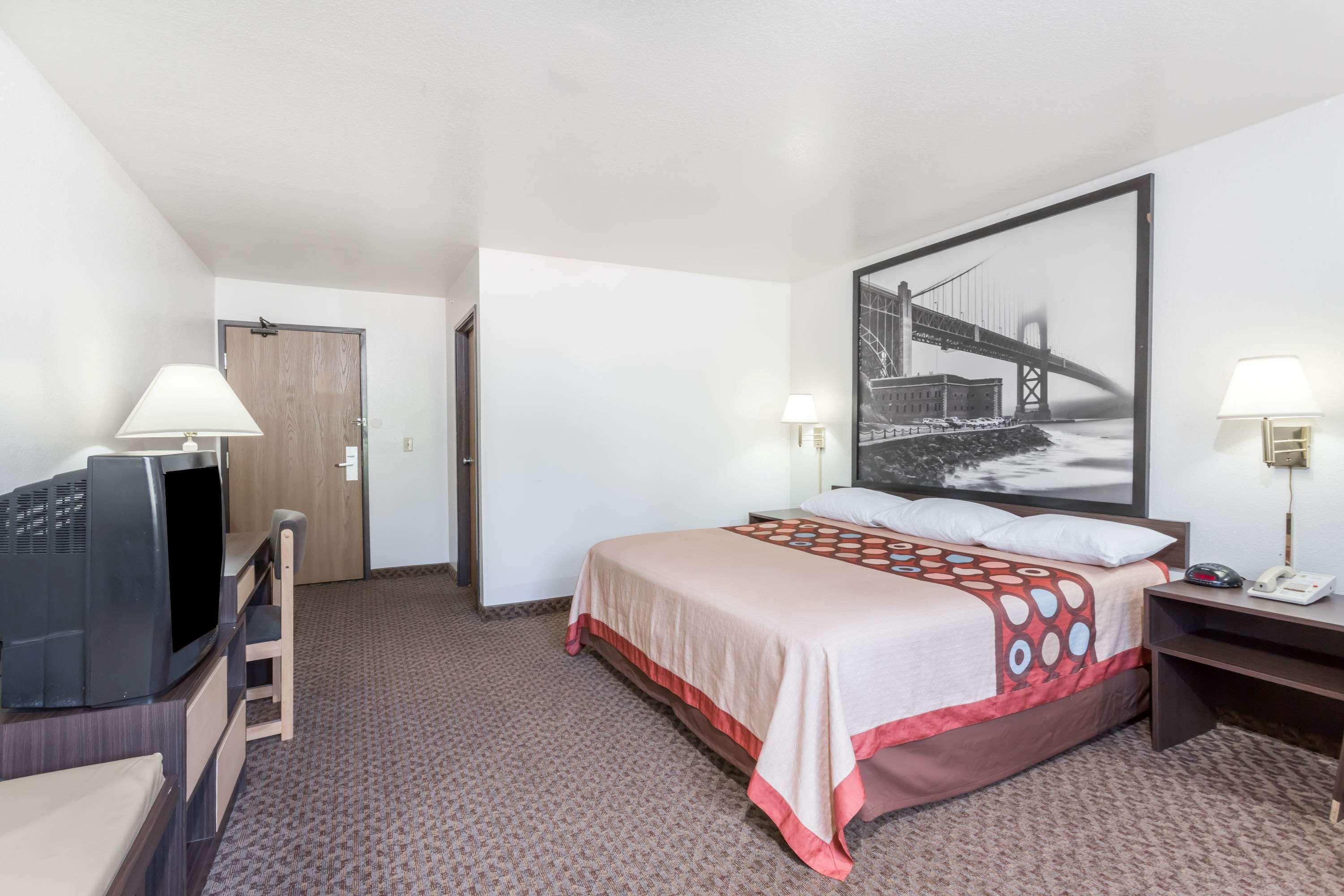 ซูเปอร์ 8 บาย วินด์แฮม ปรินซ์ เฟรดเดอริก Hotel Prince Frederick ภายนอก รูปภาพ